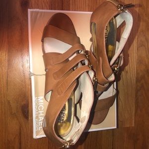 MICHAEL KORS VIOLA MID SANDAL